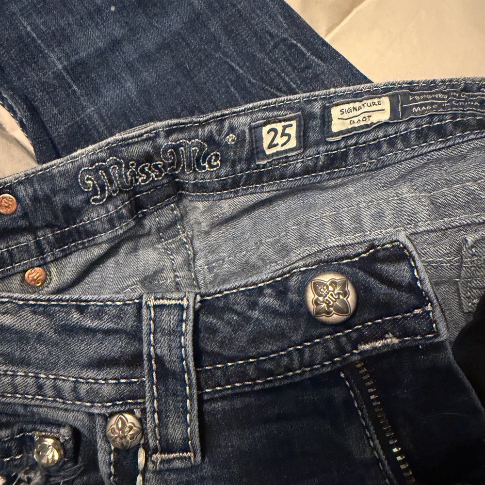 Miss Me Boot Cut Jeans Size 25 with 33 inseam - Dark Blue w/ Embellished Pockets - Picture 2 of 6